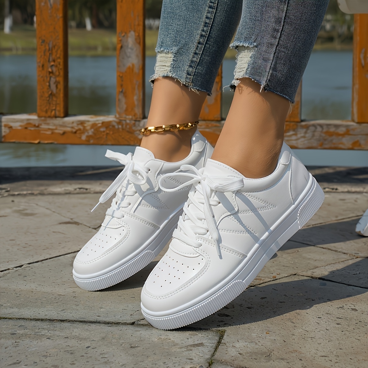 Sepatu Sneakers Wanita untuk L - Outdoor Lighting Uplight ulasan dan harga